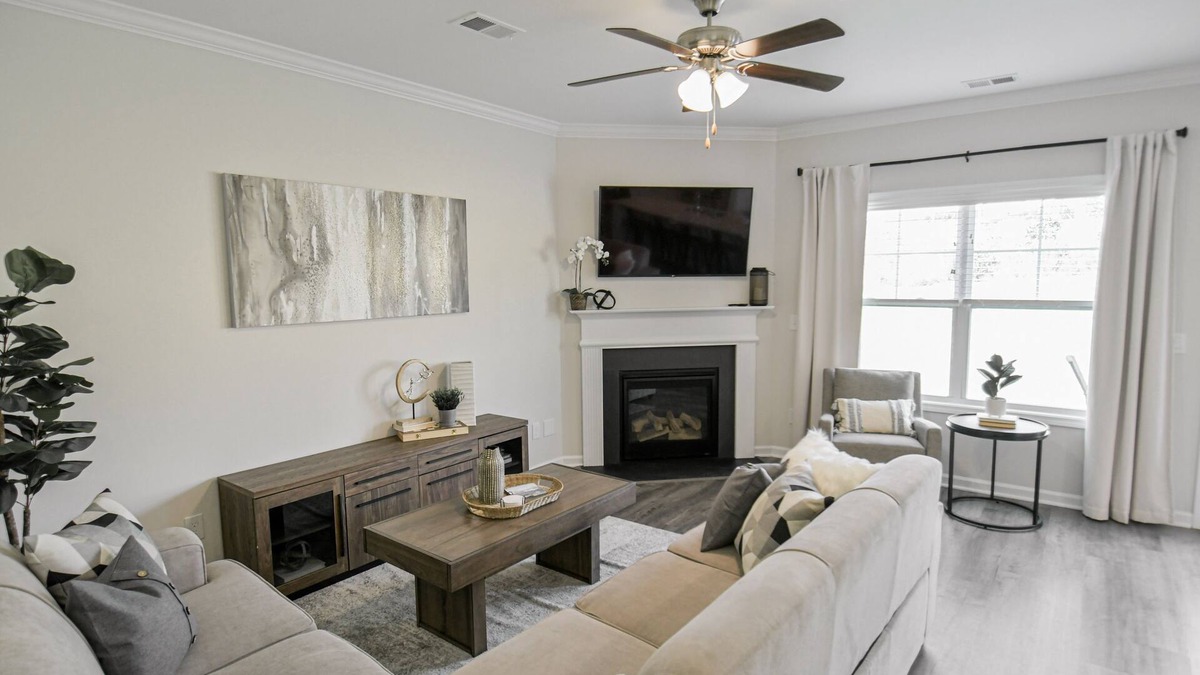 Lexington House | Lavish 4BR/3BA Home with Pool, Grill, Video Games, King Bed