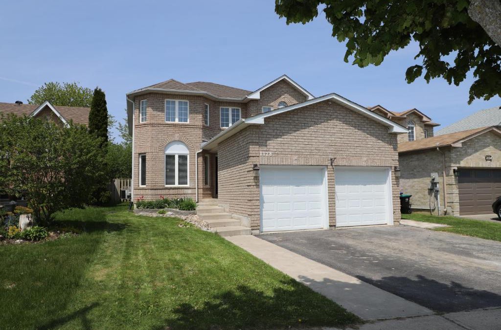 Alcona House | Lavish 4BR House Near Simcoe Lake & FH Resort