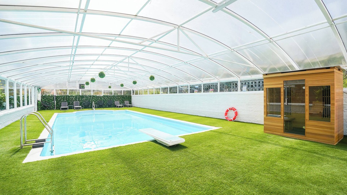 Ridgeway House | Lavish celebrations - Pool, HotTub, Bar & Sauna