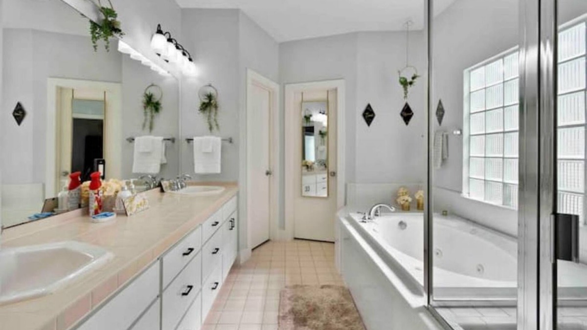 Willow Meadows/Willowbend Area House | Lavish Escape on the Meadow-NRG/MedCenter/Galleria/Downtown/Minute Maid