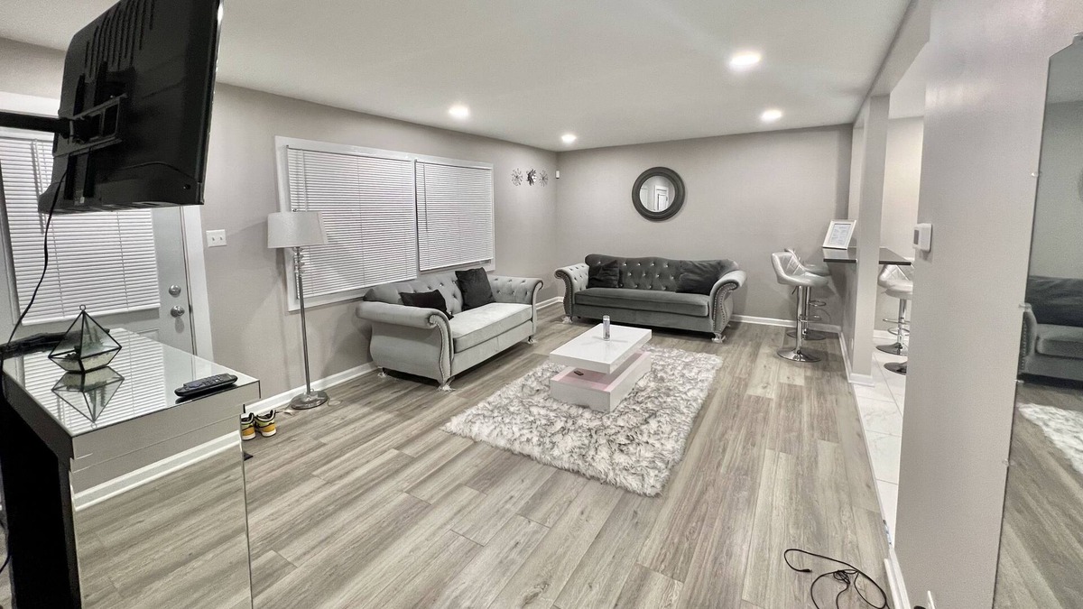 Park Forest House | Lavish Estate : this home is fully renovated