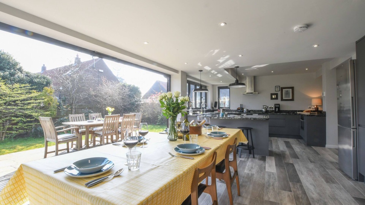 Walberswick Cottage | LAVVANDE, WALBERSWICK, pet friendly, with open fire in Walberswick