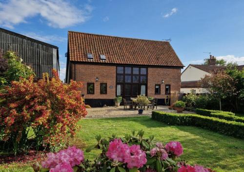 Attleborough House | Lays Barn