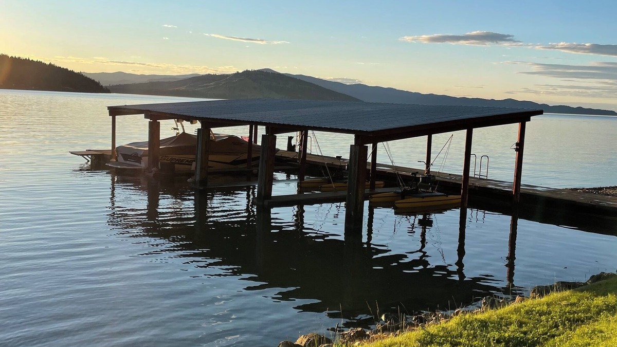 Polson House | Lazy B Lake House & Cabin on Flathead Lake, Waterfront with Tennis Court