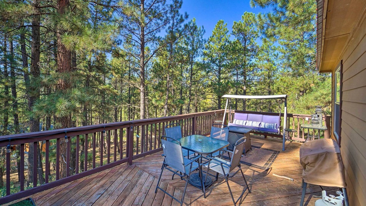 Forest Lakes House | 'Lazy Bear Den' ~ 9 Mi to Vallecito Reservoir