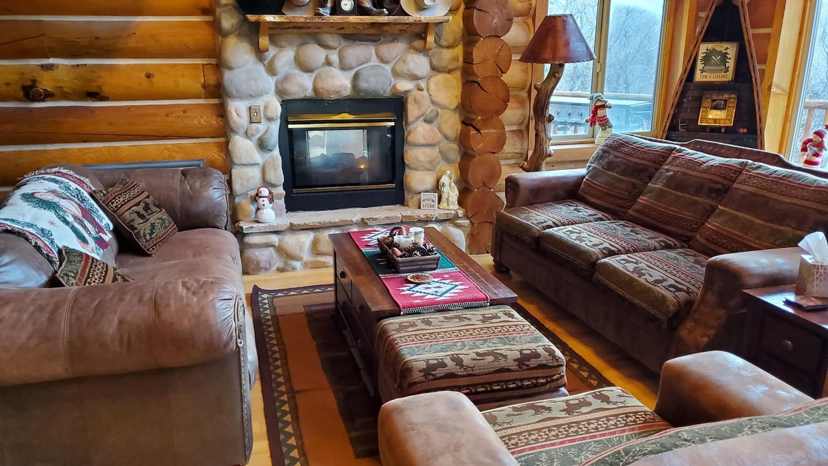 Summit County Cabin | Lazy Bear Hideaway -Your Spacious Mountain Retreat! Sleeps 30