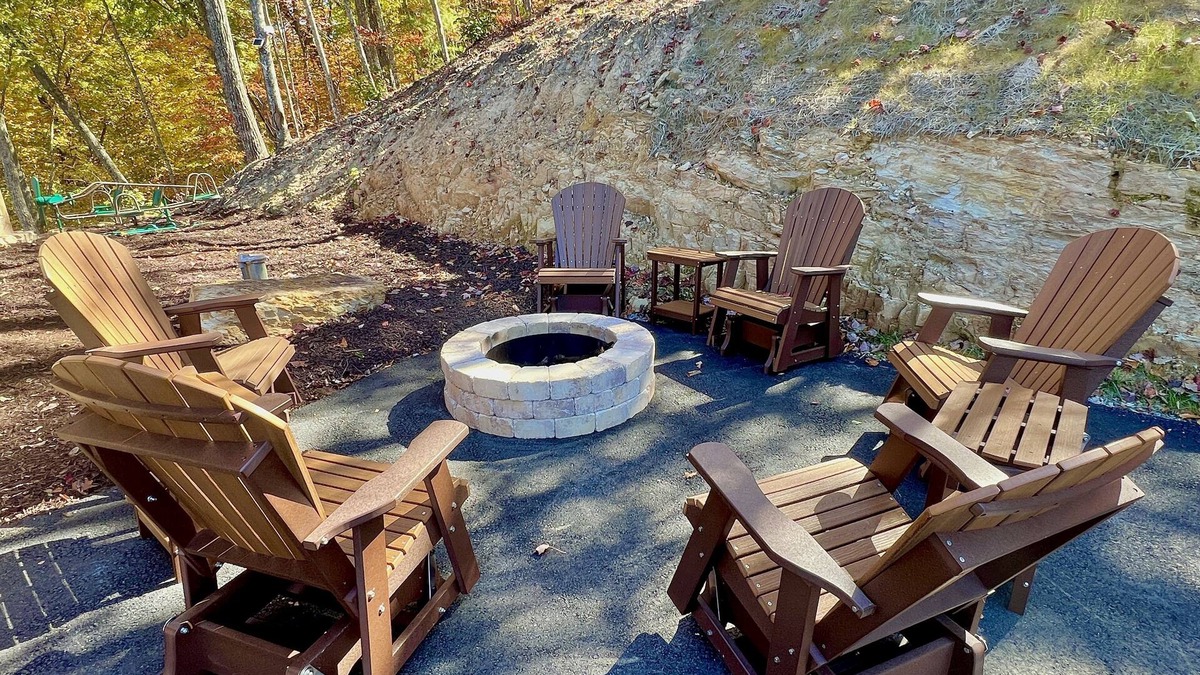 Walland Cabin | Lazy Bear Lodge 5 Bedroom Cabin by RedAwning