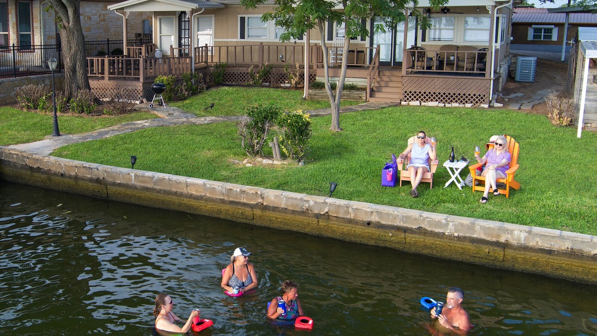 Granbury House | Lazy Days Lakefront Retreat Lake Granbury, full home, yard, dock-lift, parking