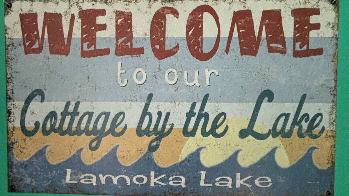Bradford House | Lazy Days on Lamoka Lake is a charming 4 season lake house