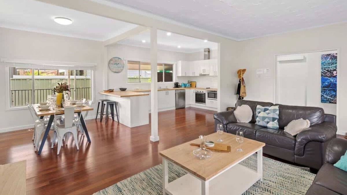 Marybrook House | Lazy Days @ the Beach, 100m to beach