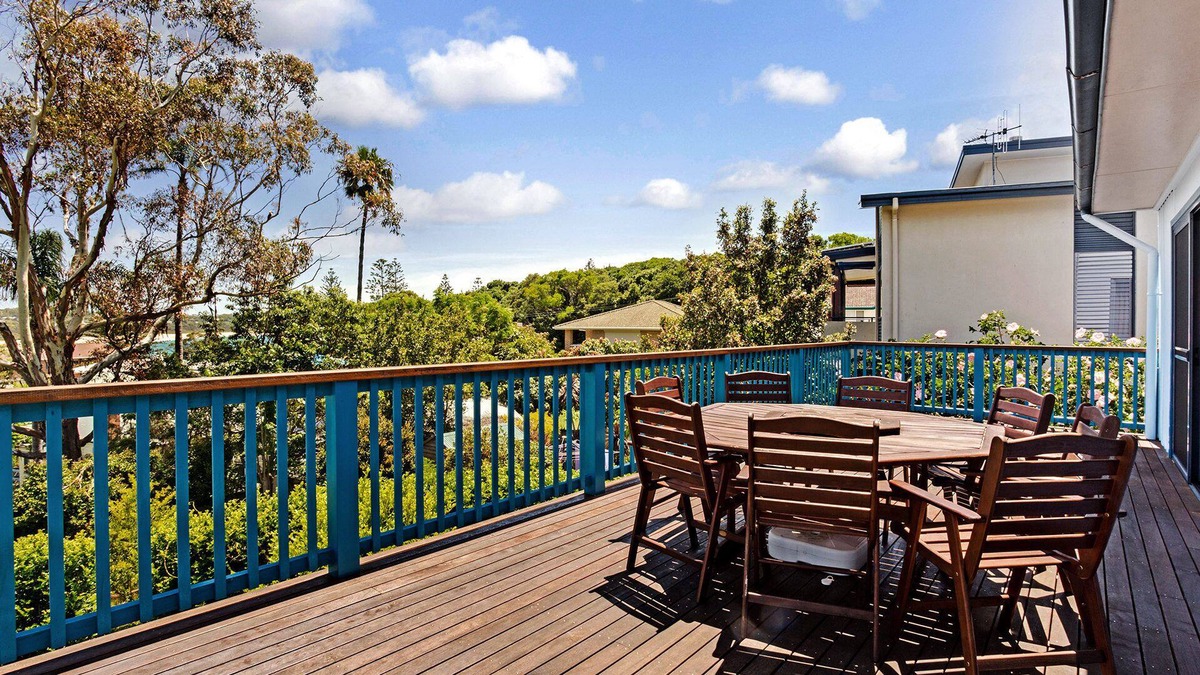 Black Head House | Lazy Dayz allows you to relax while enjoying the sunshine and the salty air.