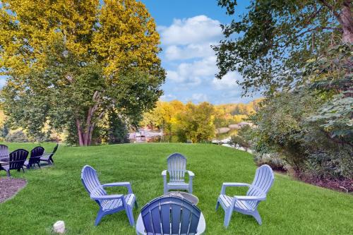 Goodview House | Lazy Daze Lakeside Retreat