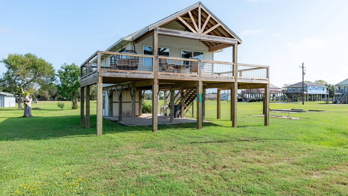 Galveston House | Lazy Lagoon - Budget friendly bayside home with amazing views!