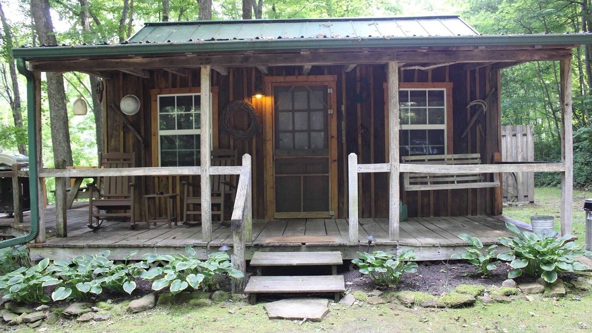 South Bloomingville Cabin | Lazy Lane Cabins - Lazy Lane