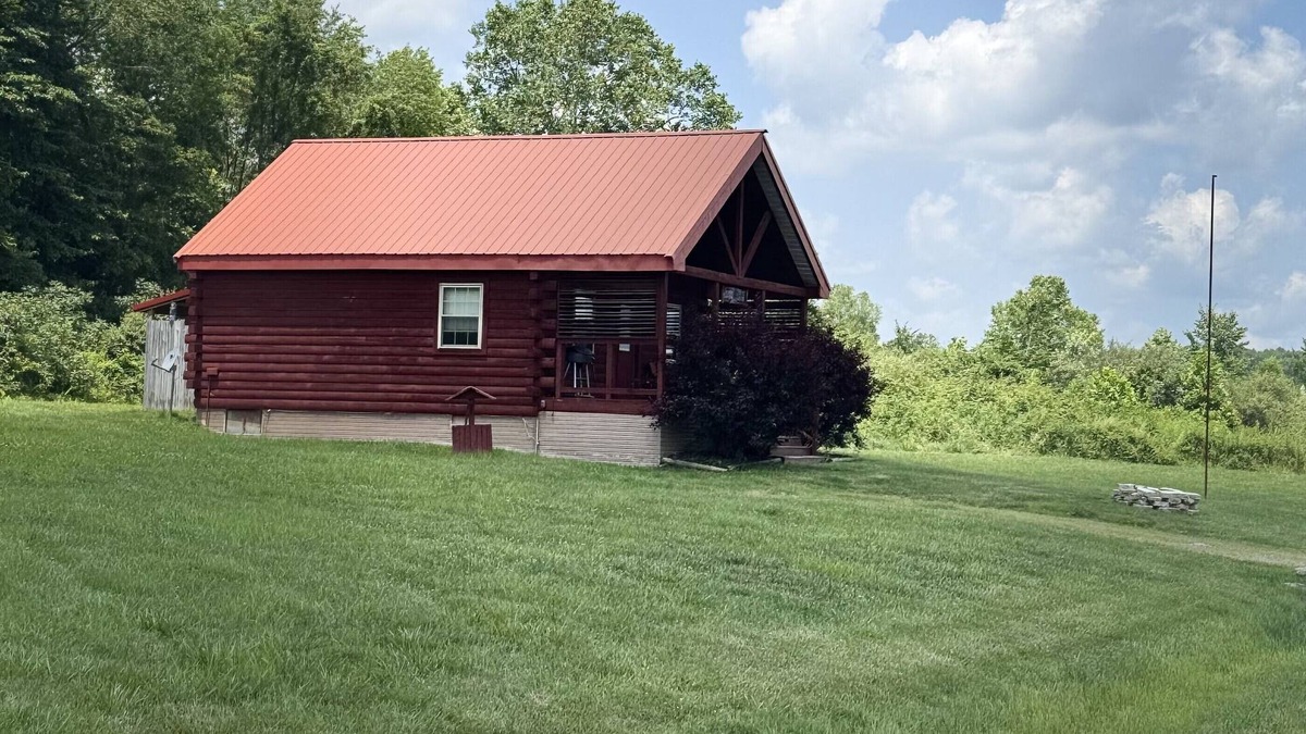 McArthur Cabin | Lazy Lane Cabins - Fisherman's Dream