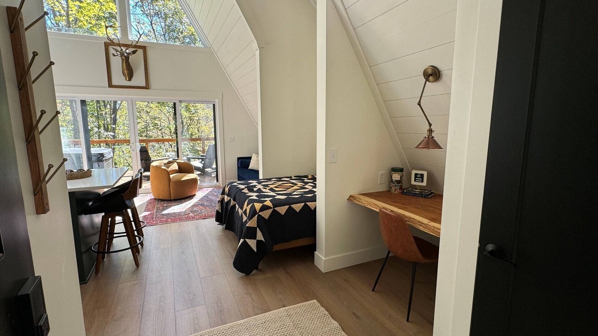 McArthur Cabin | Lazy Lane Cabins - Hickory Hollow
