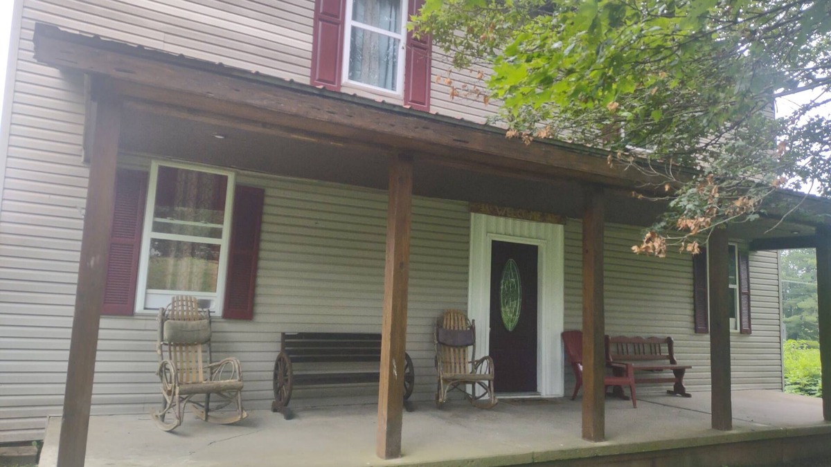 McArthur Cabin | Lazy Lane Cabins - Home Place
