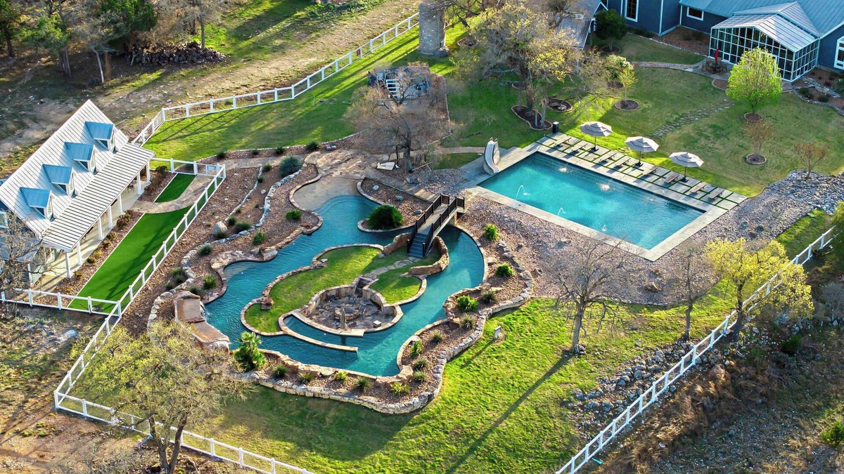 Boerne House | Lazy River Ranch|Pool|Golf|Swim-up Bar|Pickleball