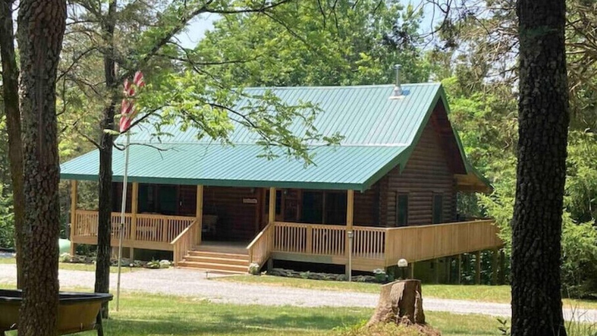 Decatur Cabin | Lazy Spread Cabin. Secluded wooded cabin tucked away with all the amenities