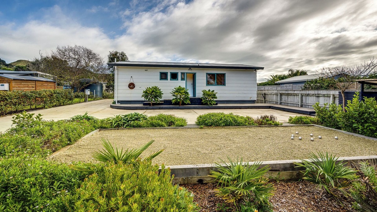 Waimarama House | Lazy Sunday - Waimarama Holiday Home