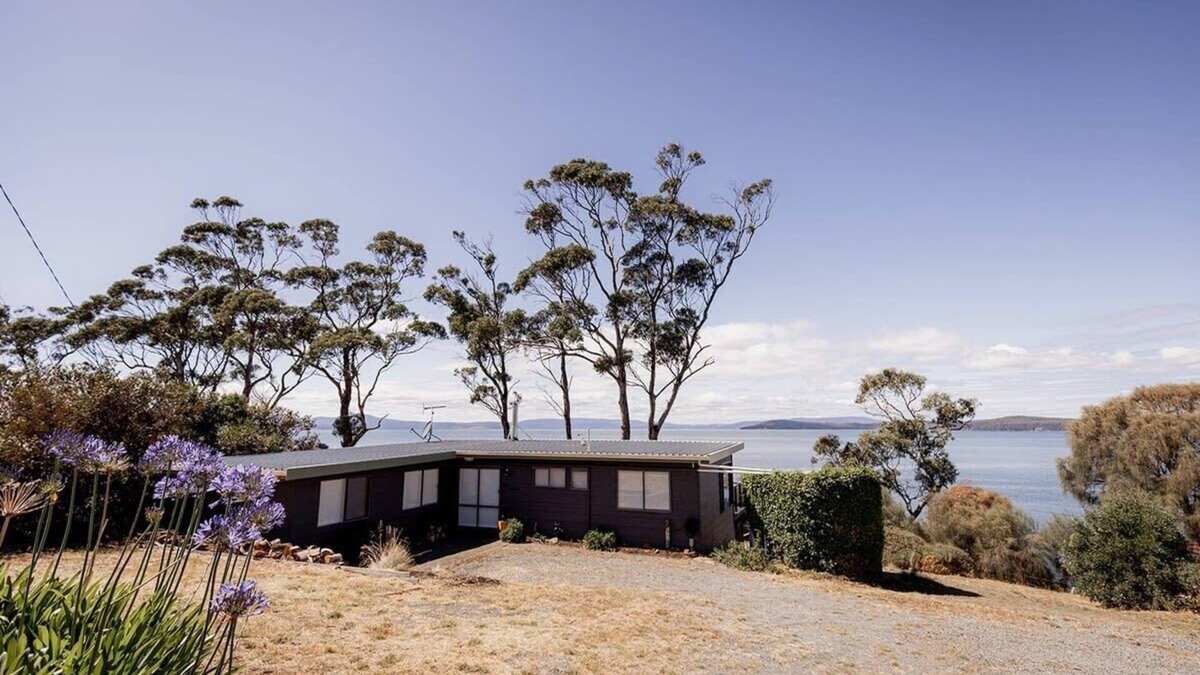 Primrose Sands House | 'Lazy Susan's' Waterfront Shack