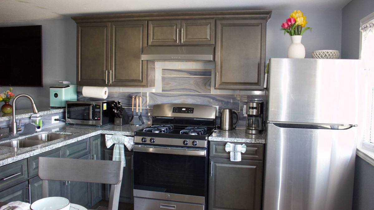 Pasadena House | LBD Heaven’s Inn is a private & comfortable place 10 miles from Downtown Houston