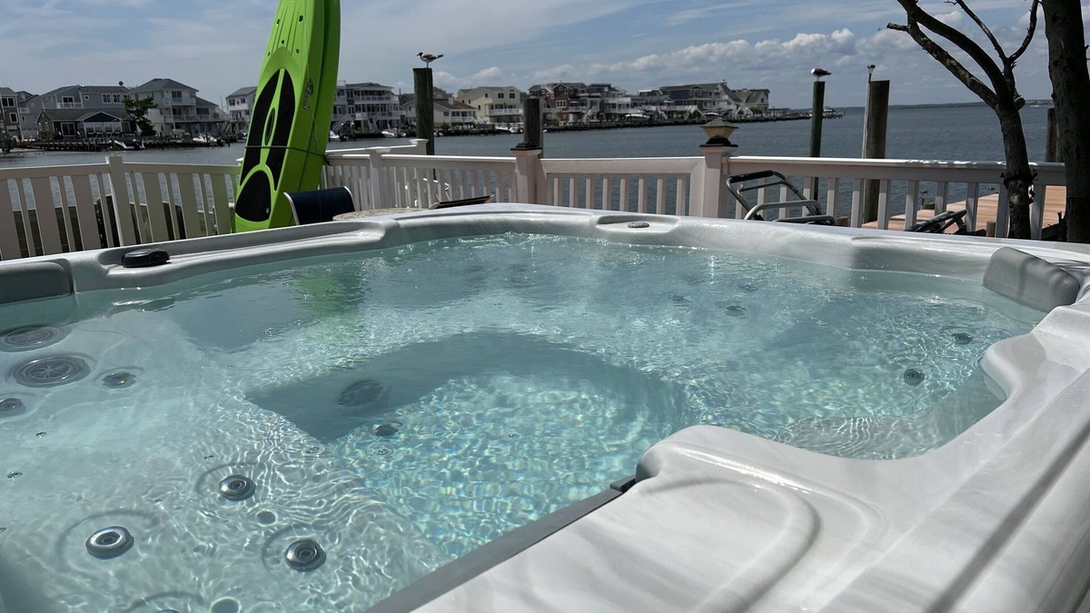 Ship Bottom House | LBI Bayfront Beauty Brand New Hot Tub! Boat Slip Included! Two blocks to Beach!