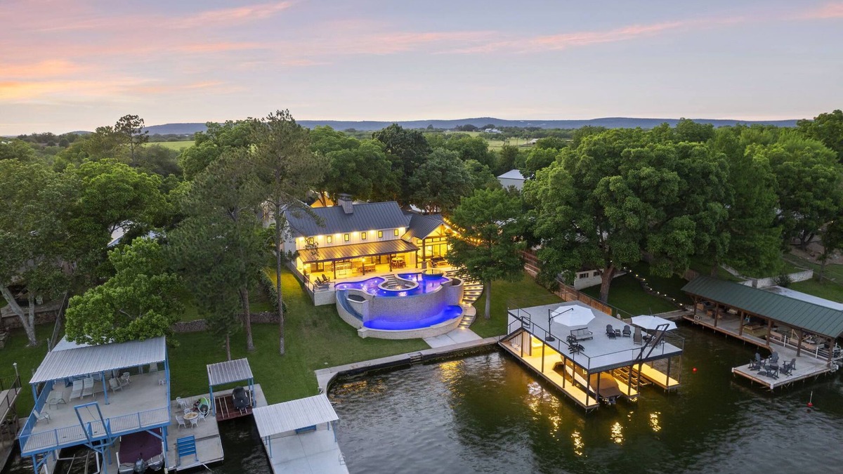 Kingsland House | LBJ Lodge | Concierge Services