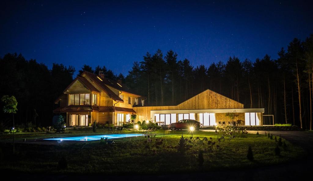 gmina Cieszanow Bed & Breakfast | Leśna Chata