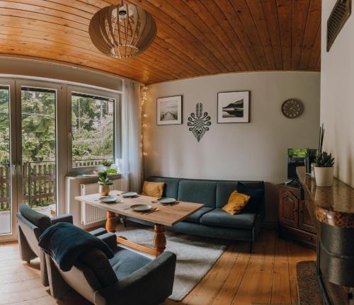 Jordanow House | Leśne zacisze - dom z kominkiem i balią