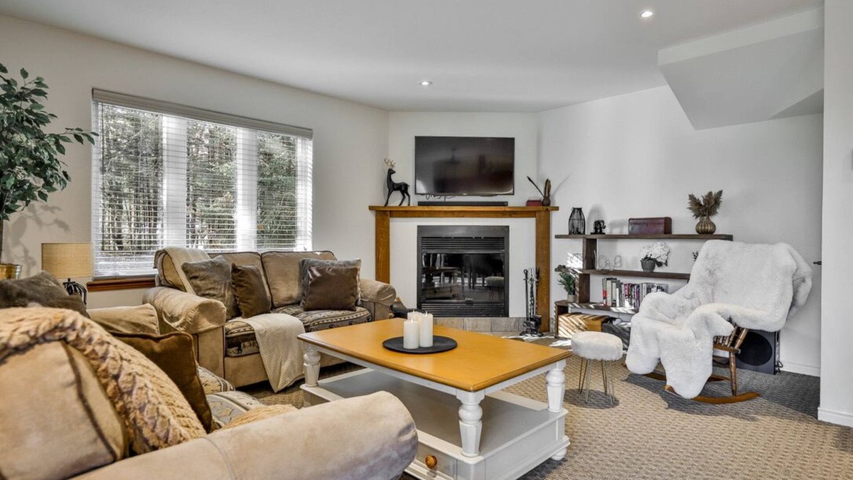 Mont-Tremblant House | Le 1731 Tremblant king size bed/Piscine/Golf
