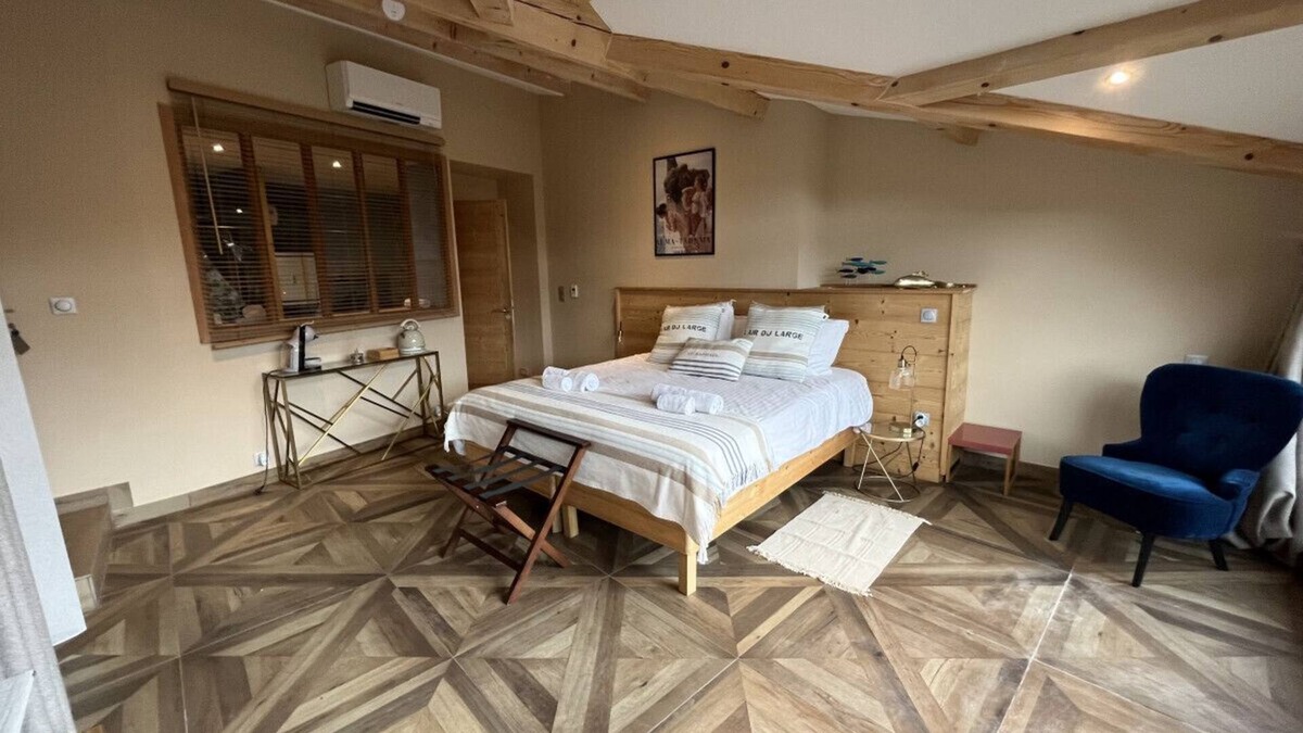 Langeac Hotel | Le 19 - 38m2 Terrace Jacuzzi | Historical Center | Clim