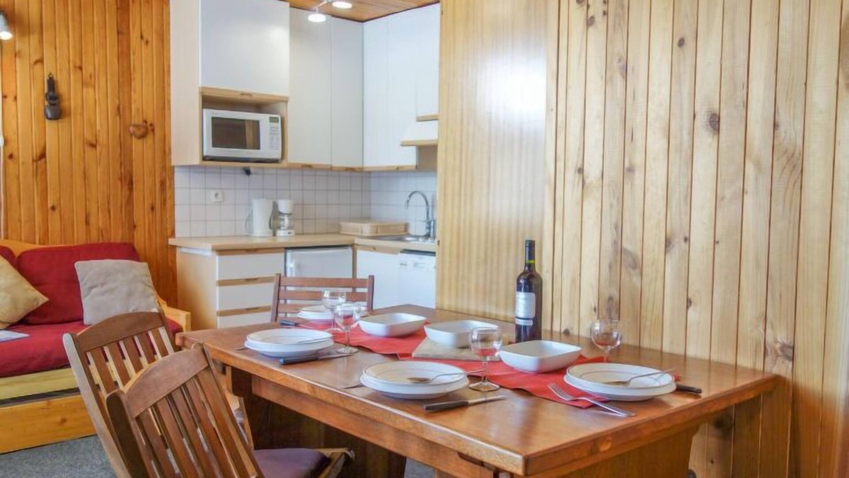 Le Lavachet Apartment | Le 2100 A et B (Lavachet) by Interhome