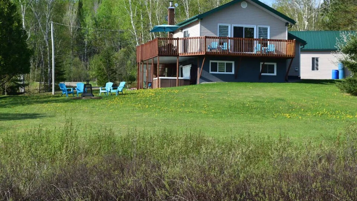 Lac-Saint-Paul Ski Chalet | Le 277 - ZeNature/Lac Navigable (pets welcome)