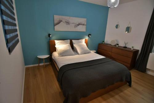 Montlucon Apartment | Le 46 - T2 rénové, confortable proche centre-ville