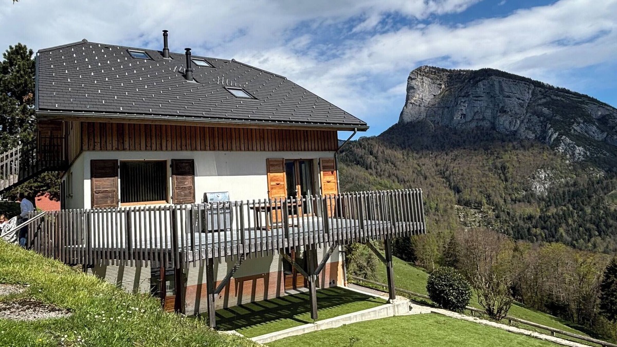 Saint-Pierre-d'Entremont Apartment | Le balcon des Entremonts
