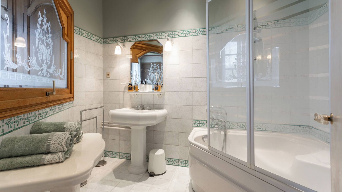 Paris City Center Apartment | Le Bijou des Orfèvres: Louvre, Notre Dame