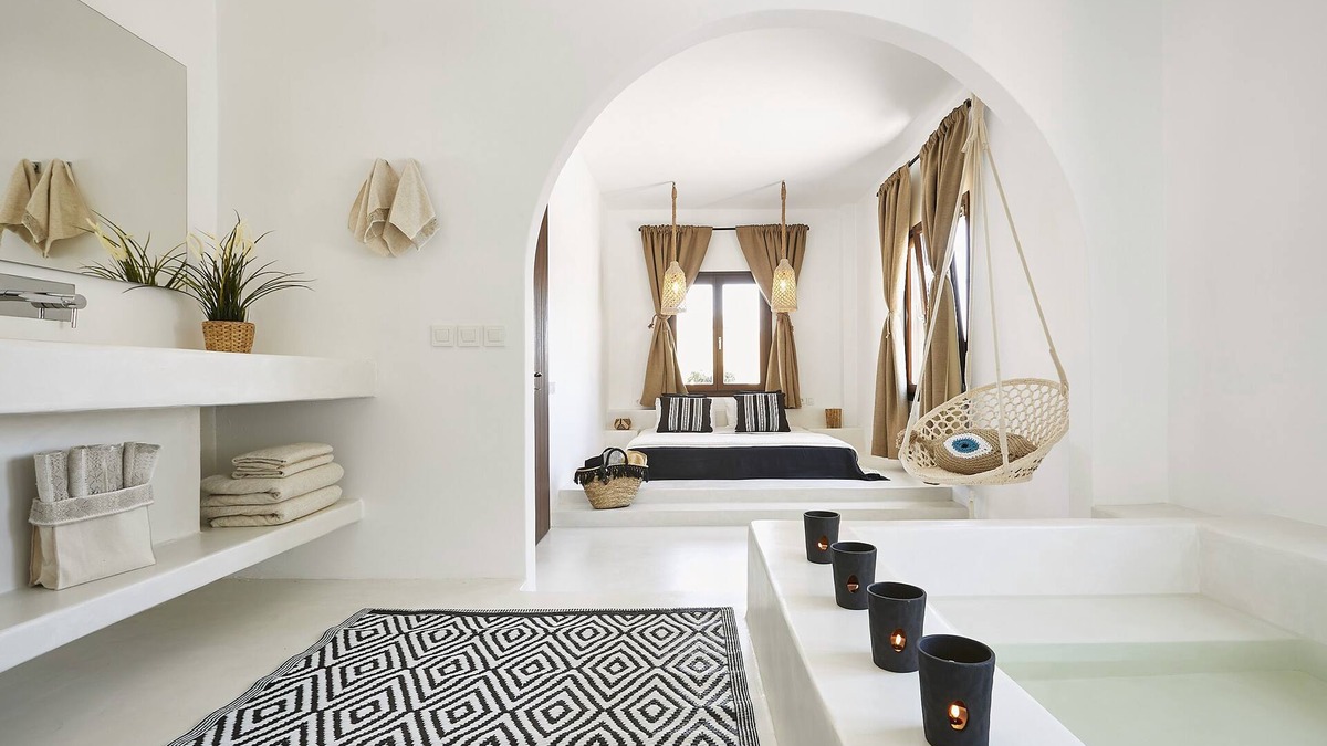 Messaria House | Le Blanc Suite Santorini Luxury and Family Friendly