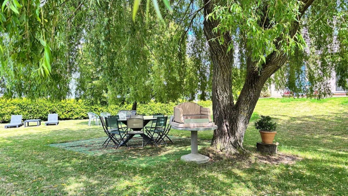 Saint-Etienne-en-Bresse House | Le Bleu de B. Holiday cottage for up to 10 people