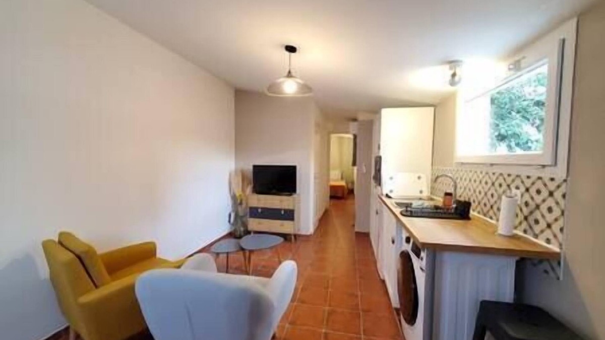 Le Bourg Apartment | Le Bleu Mimosa