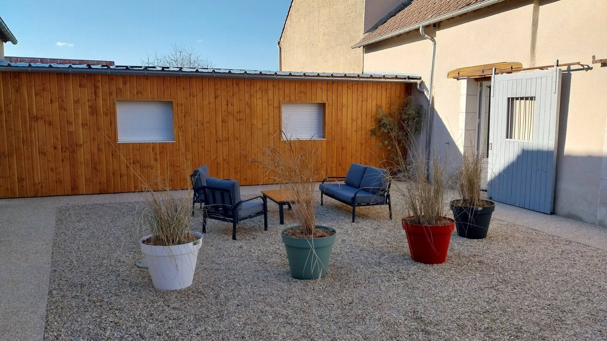 Beaune-la-Rolande House | "Le Bois au Loup." Maison Dans un Petit Hameau à la Campagne, au Calme