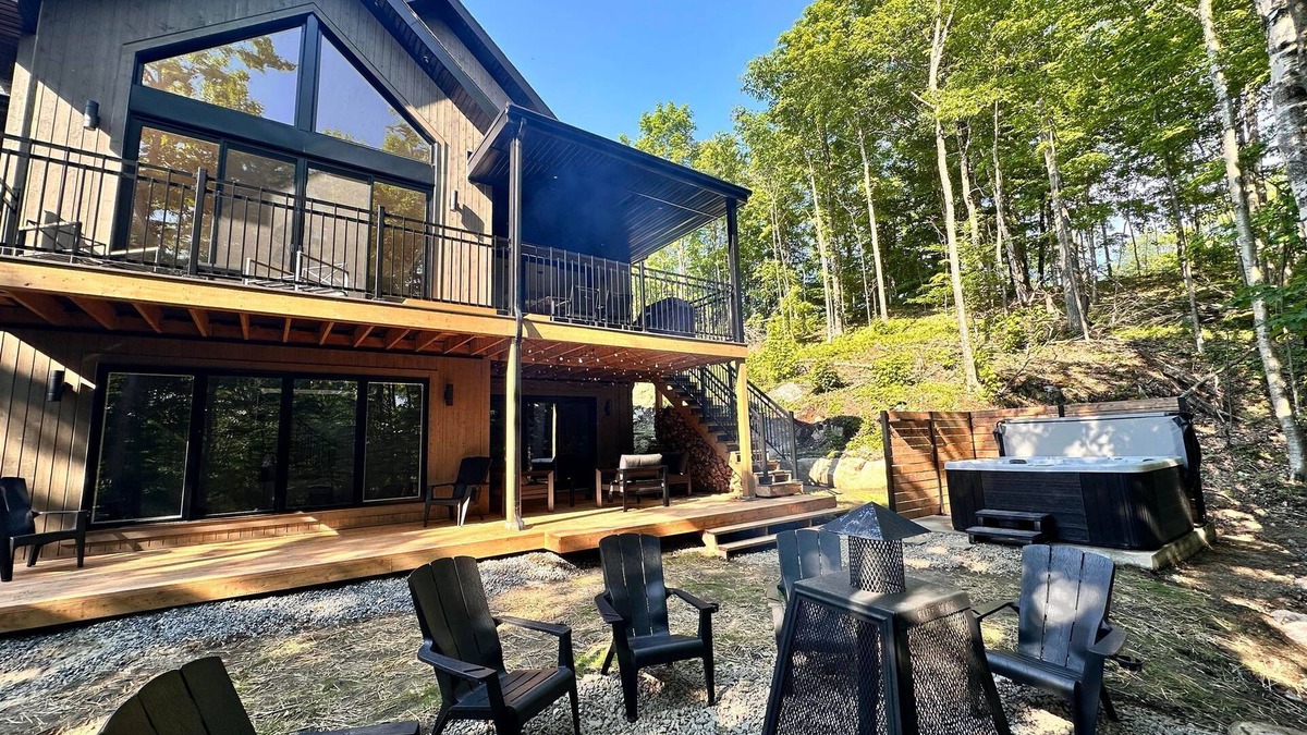 Saint-Faustin-Lac-Carre Ski Chalet | Le Borea - 5 minutes from Mont Blanc