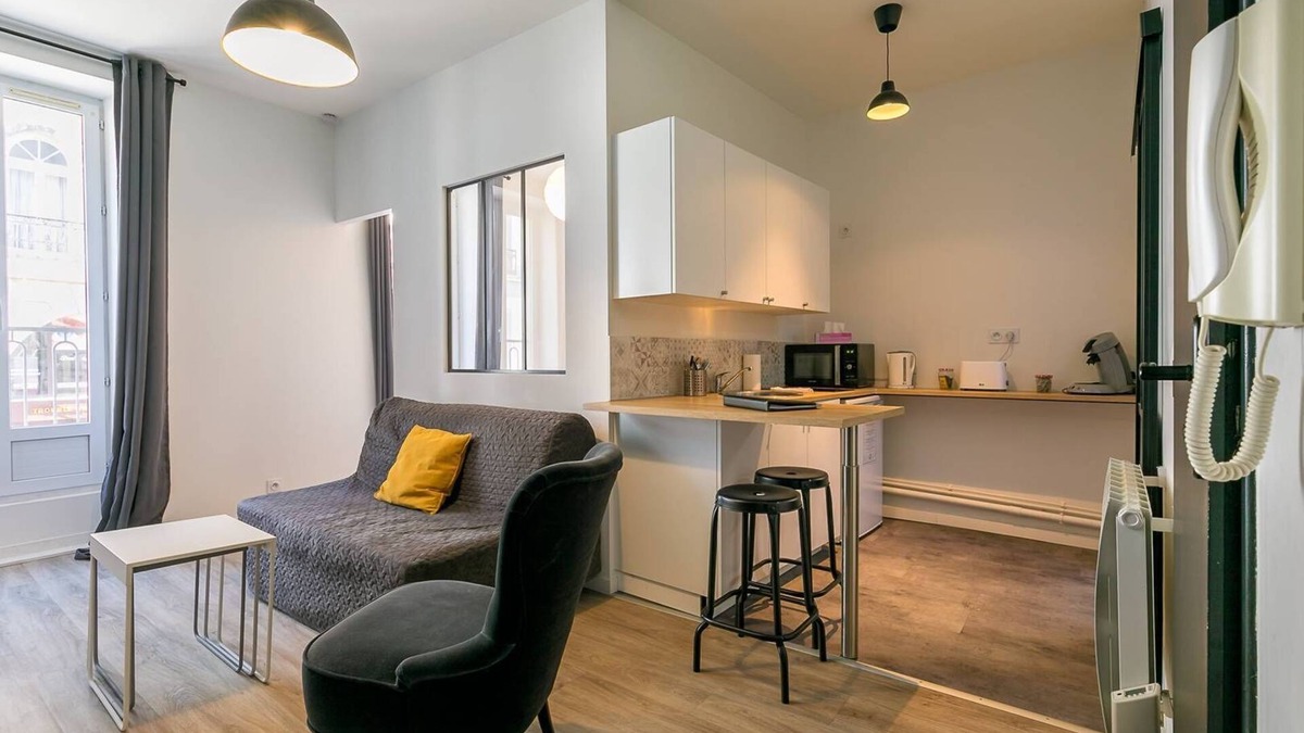Faubourg North Apartment | Le Bossuet- Studio en plein cœur du centre historique- SR Loc
