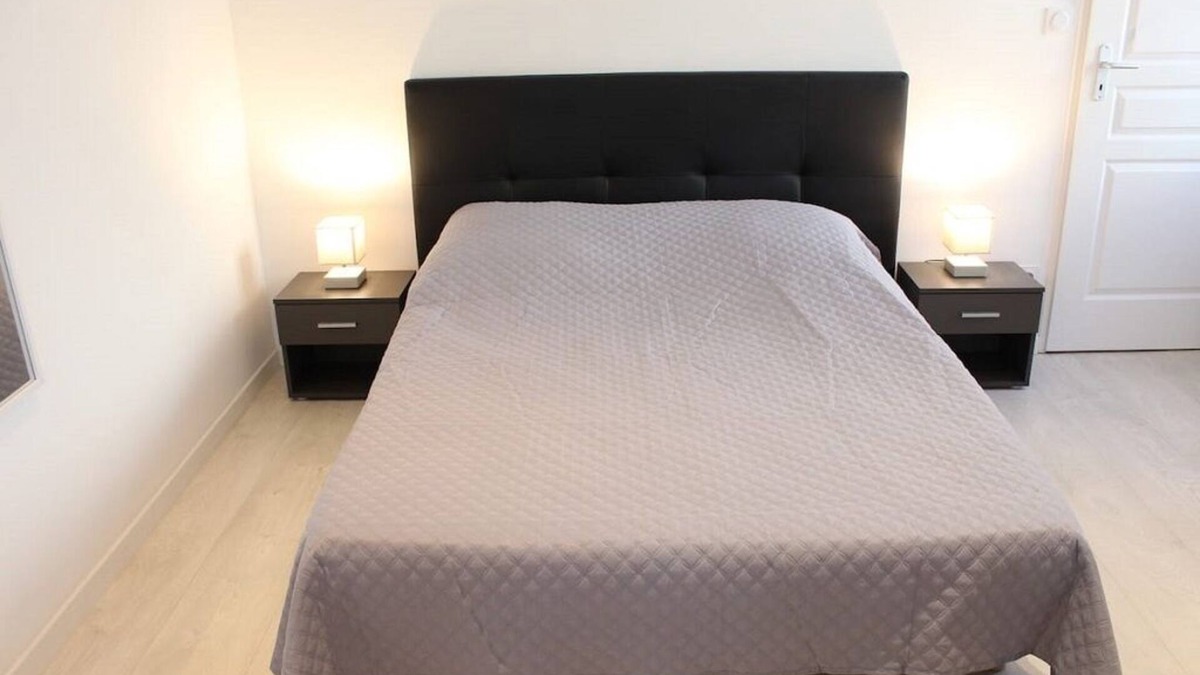 Luxeuil-les-Bains Apartment | Le Briand - Studio 2