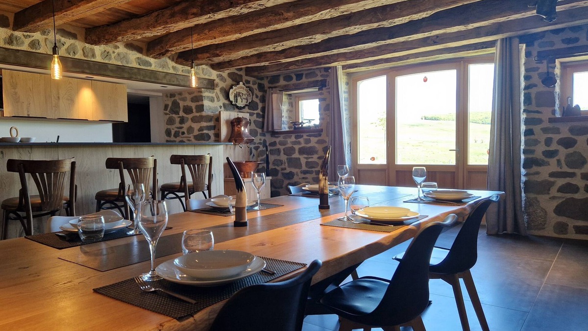 Laguiole Ski Chalet | Le Buron de Laguiole, peaceful setting on the Aubrac plateau, near Laguiole