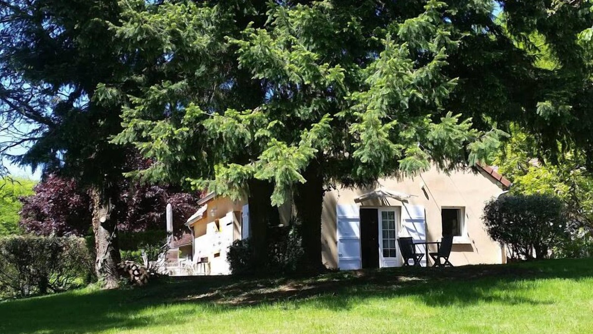 La Guiche House | Le Cèdre Enchanté - LA GUICHE