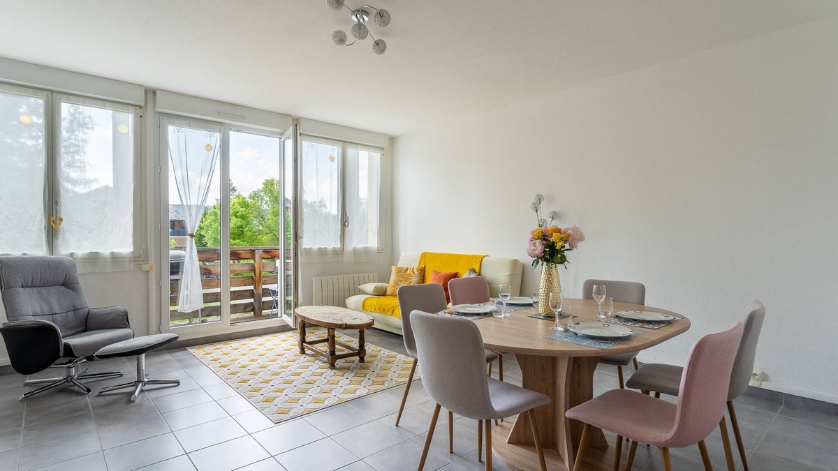 Saint-Laurent-en-Grandvaux Apartment | Le Chemin du bois - Station de ski accessible à pied et piscine