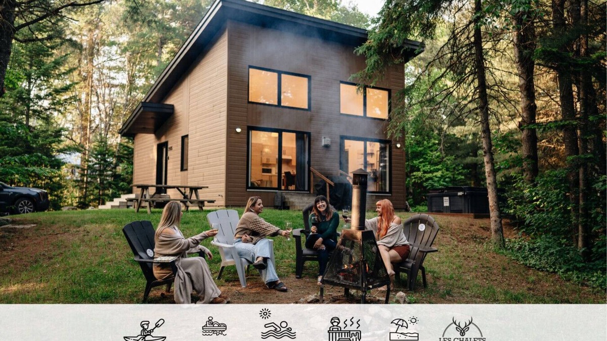 Sainte-Lucie-des-Laurentides Ski Chalet | Le2085 - Spa et Plage - Les Chalets Dans le Nord