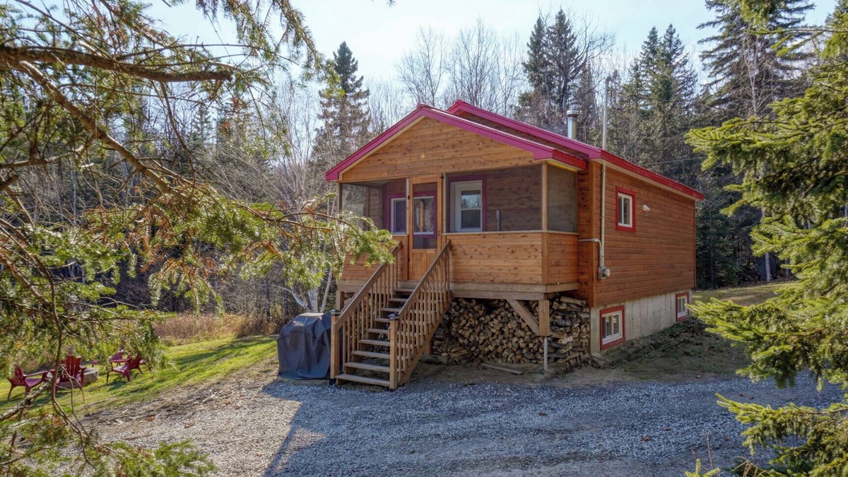 Saint-Michel-des-Saints Ski Chalet | Le Calumet - Lakefront
