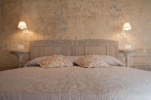 Montescudaio House | Le Camere Del Borgo
